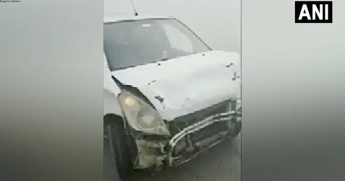 UP: 1 injured as cars pile up due to fog on Delhi-Meerut e-way, 2 killed in separate accident